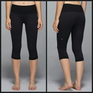 Lululemon In The Flow Crop